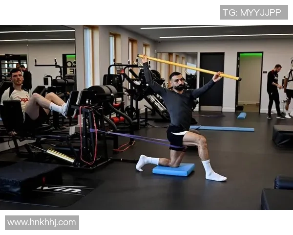 全面解析足球身体测试的重要性与实施方法提升运动员竞技水平